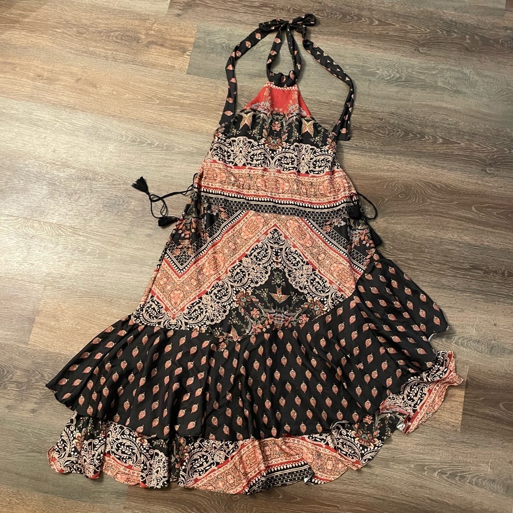 Bohemian Halter Maxi Dress - Black and Pink - Picture 4 of 8
